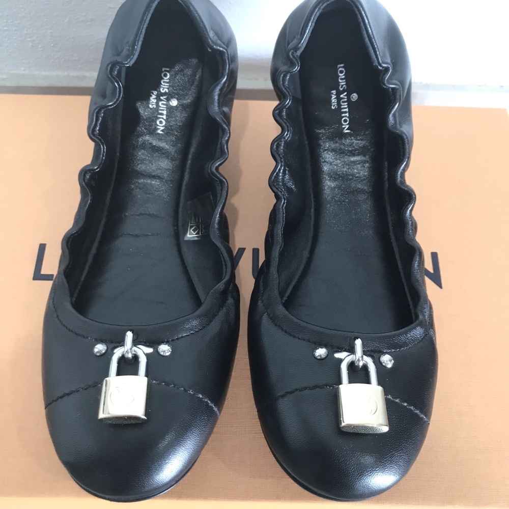 LOuis Vuitton , ballet shoes, size 7, brand new, original, with the box.